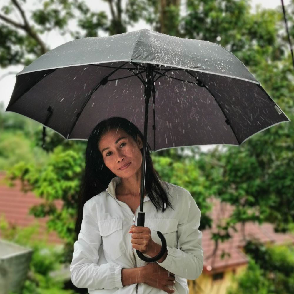 Safety umbrella for women in black